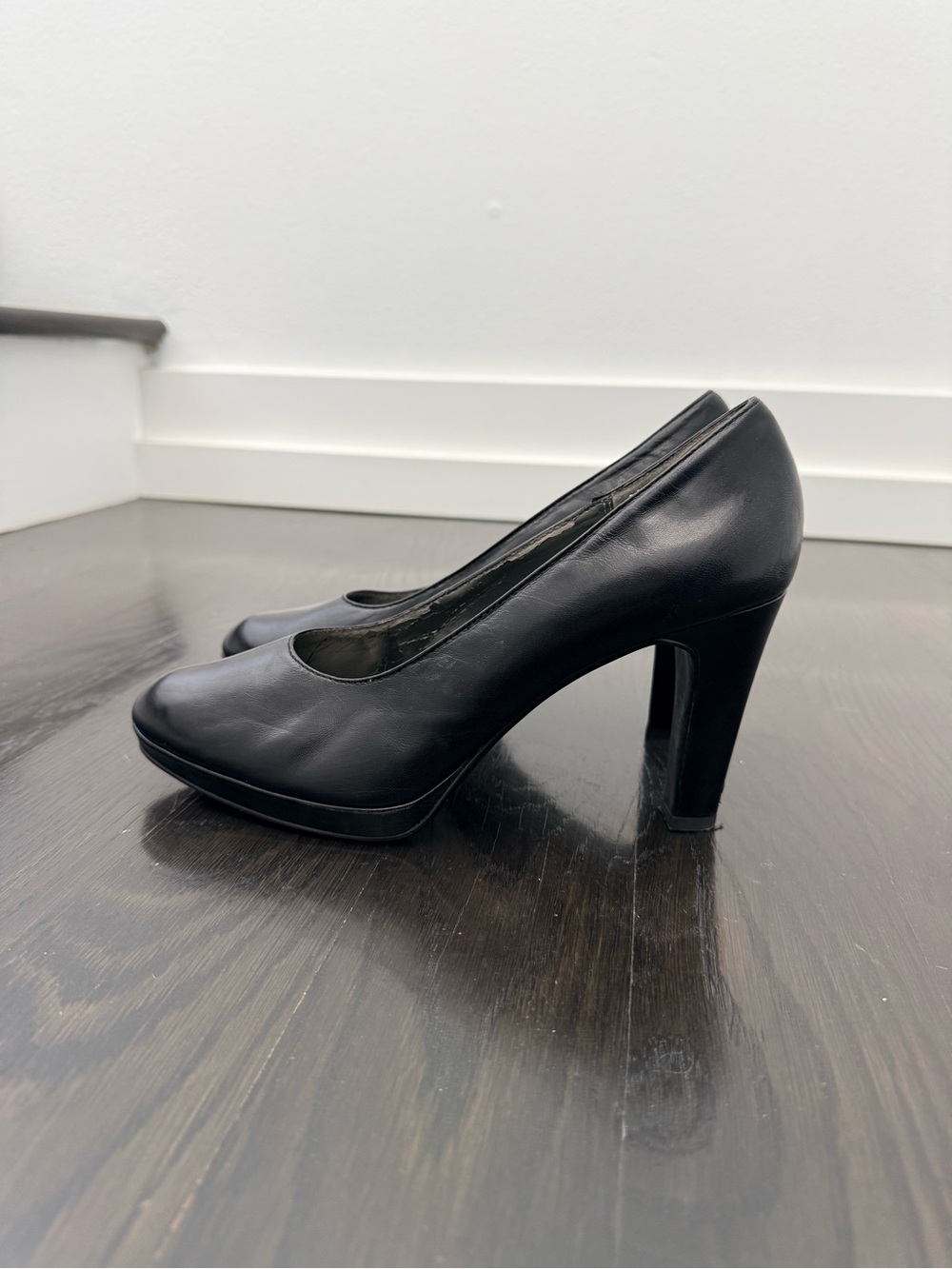 Black High Heel Platform Pumps - Sleek Professional Style